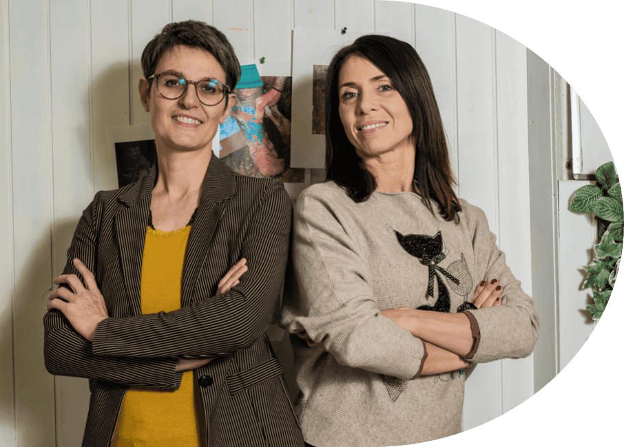 Il team Aravec nello showroom aziendale